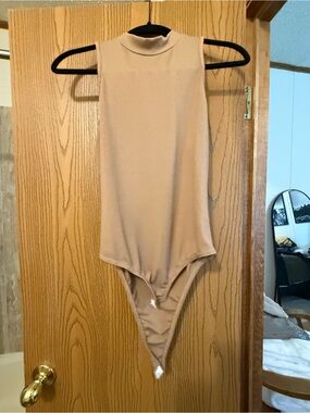 Sleeveless Mock Neck Bodysuit in Nude